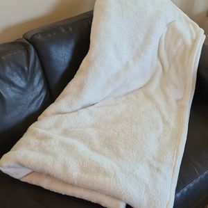 Throw Blanket ( Pure White)